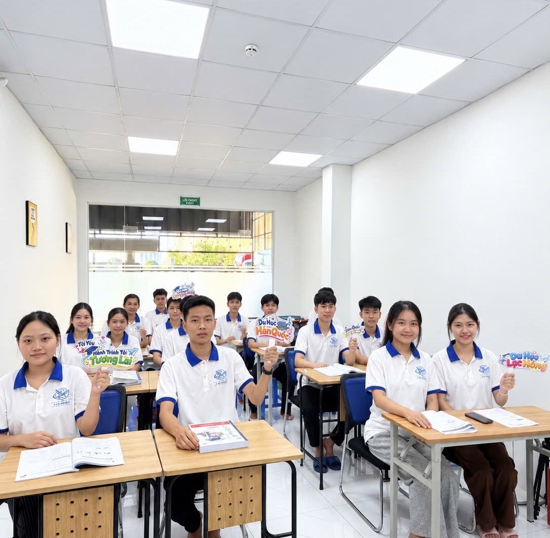 Luyện phỏng vấn visa du học Hàn Quốc tại Lạc Hồng